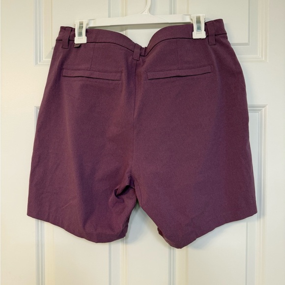 Commission short - Picture 3 of 3